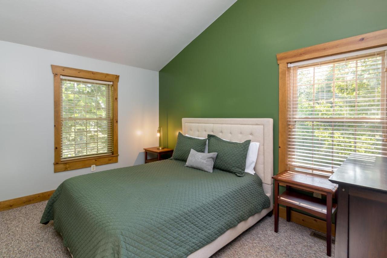 Blue Spruce . Trailside Lodging Villa Millersburg Luaran gambar